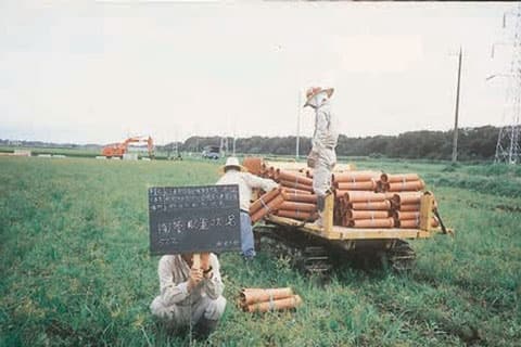 昭和63年頃　暑く大変な夏季の施工（千葉県野田市にて）